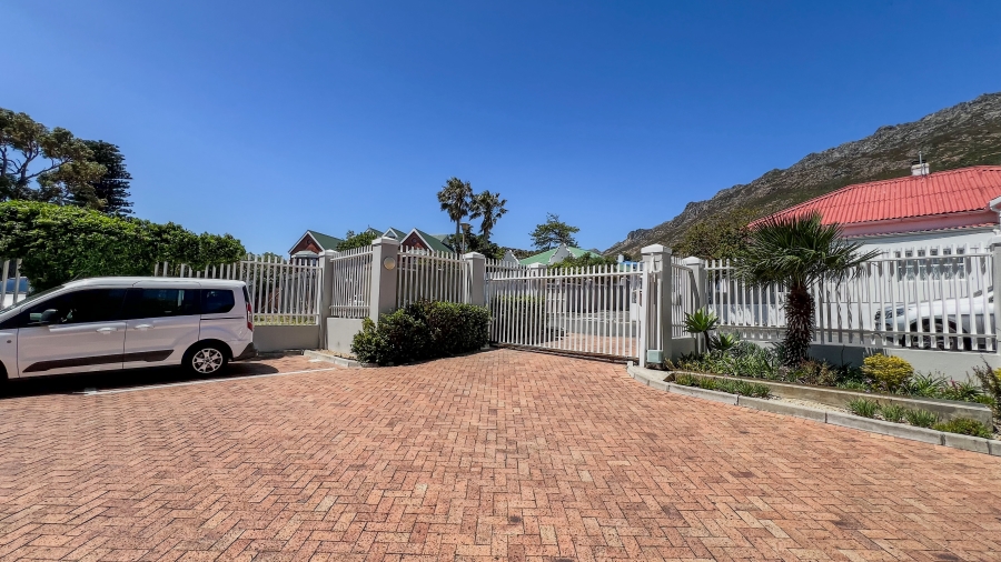 2 Bedroom Property for Sale in Gordons Bay Central Western Cape